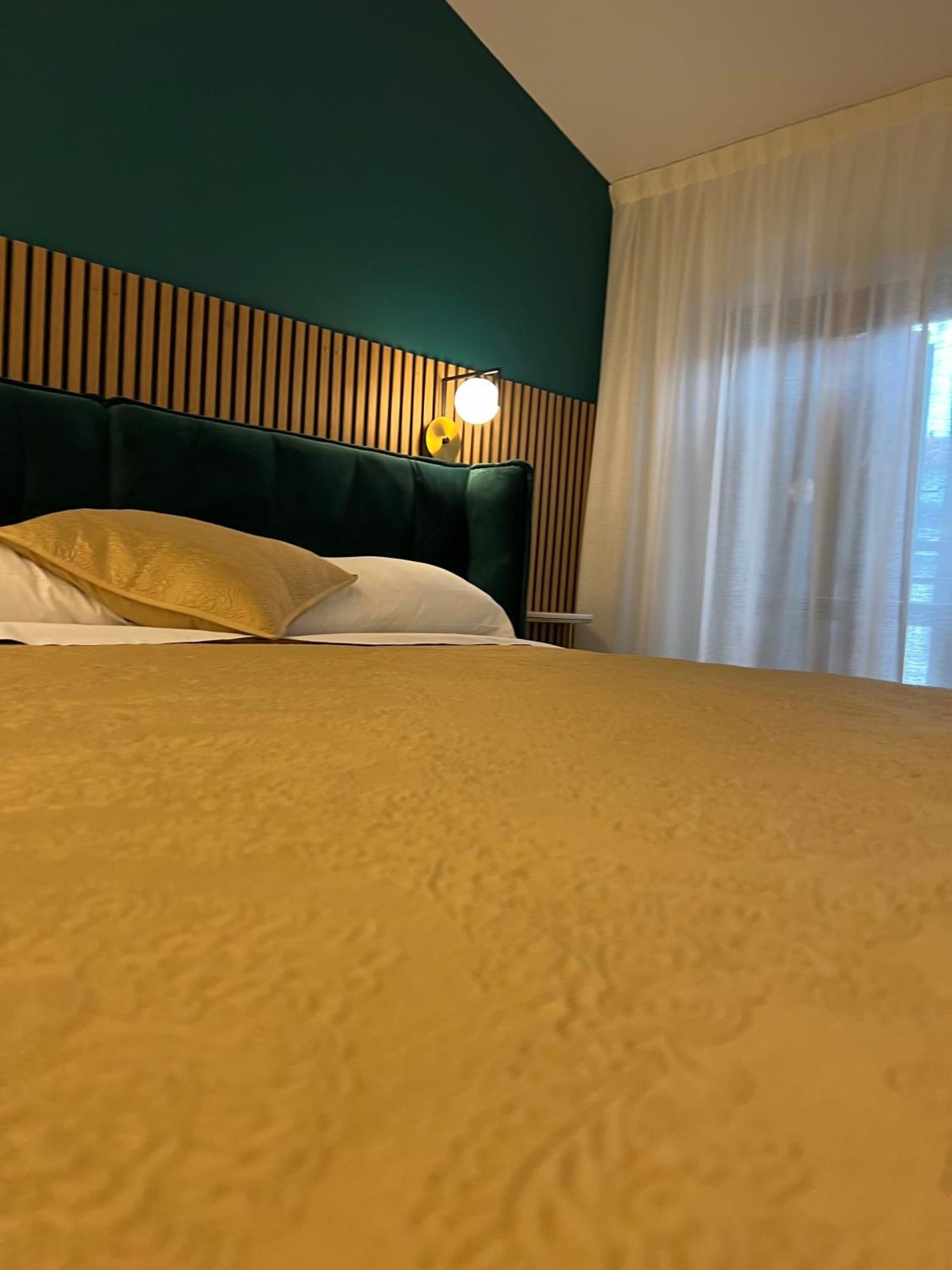 Loft Sirmione Apartment ภายนอก รูปภาพ