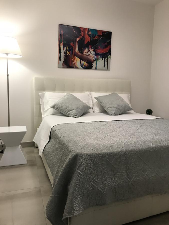 Loft Sirmione Apartment ภายนอก รูปภาพ